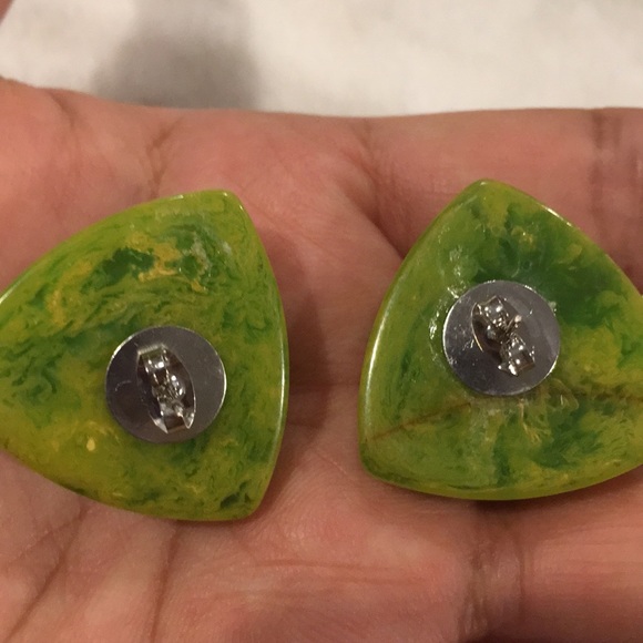 Vintage Butterscotch and  Green Bakelite Earrings and Bangle Bracelet Lot - Picture 6 of 8